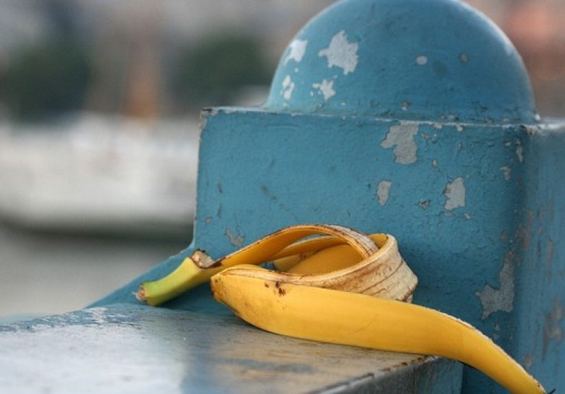 #147 When those little stringy things come off with the banana peel - 1000 Awesome Things