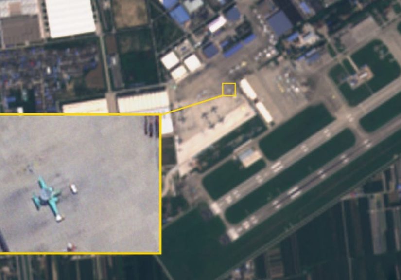 China KJ-600 Looks Like US E-2C Hawkeye - Early Warning Aircraft