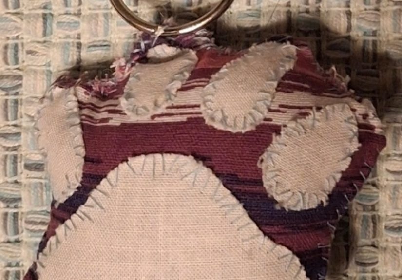 How to Make a Plush Pawprint Keychain: 14 Steps