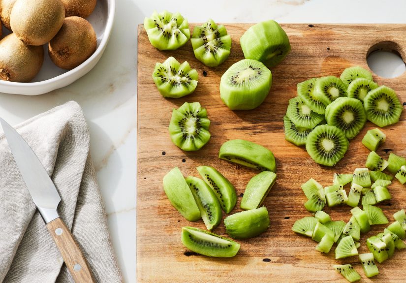 How to Peel a KiwiAnd the 4 Best Ways to Slice It