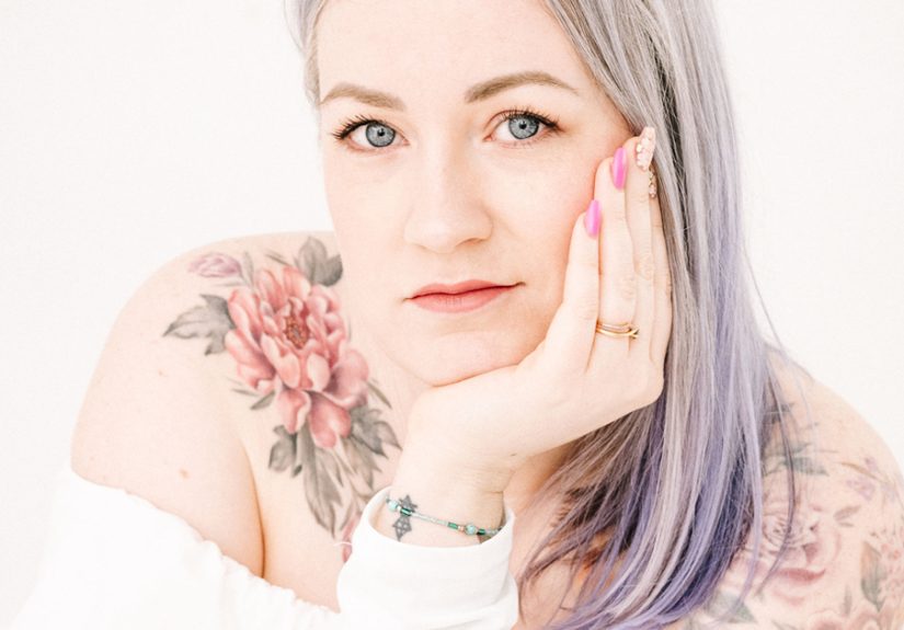 My 15 Portraits Of Women With Grey Hair Inspire People To Embrace Their Natural Beauty