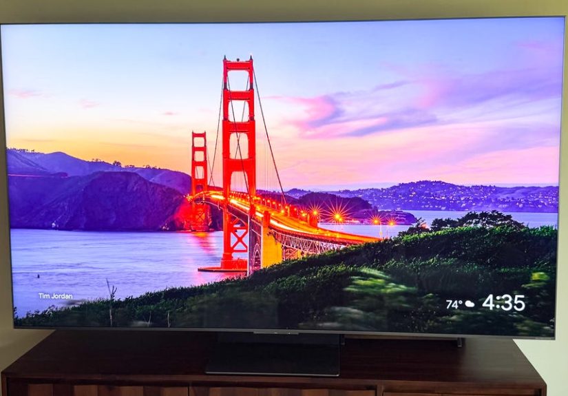 TCL QM8K QD-Mini-LED TV Review (2025)