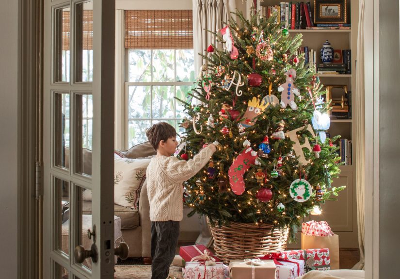 The Story Behind the Spider Christmas Ornament Tradition Is So Heartwarming