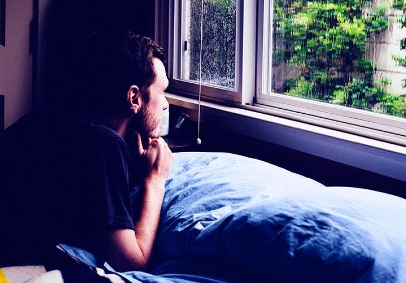 Triggers for bipolar mood episodes and what helps