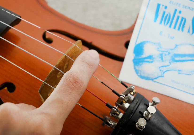 3 Ways to Put Strings on a Violin