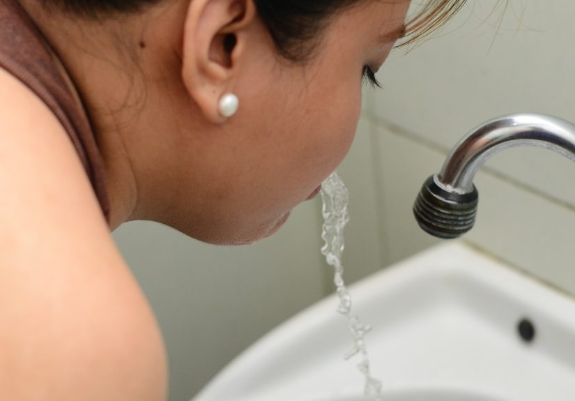 4 Ways to Make Simple Mouthwashes