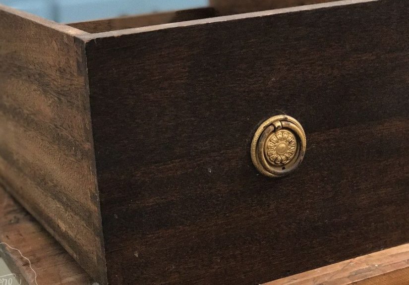 Farmhouse Style for a Repurposed Drawer