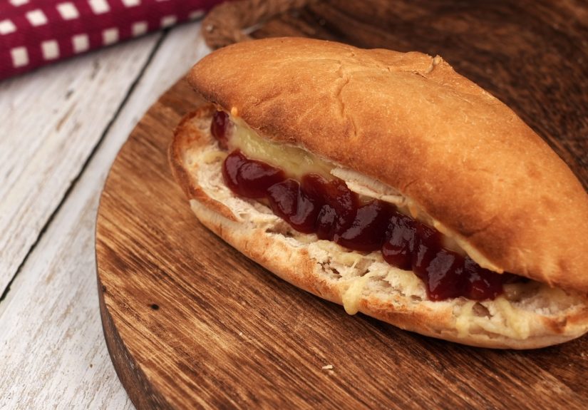 How to Make a Hot Dog in the Microwave: 10 Steps