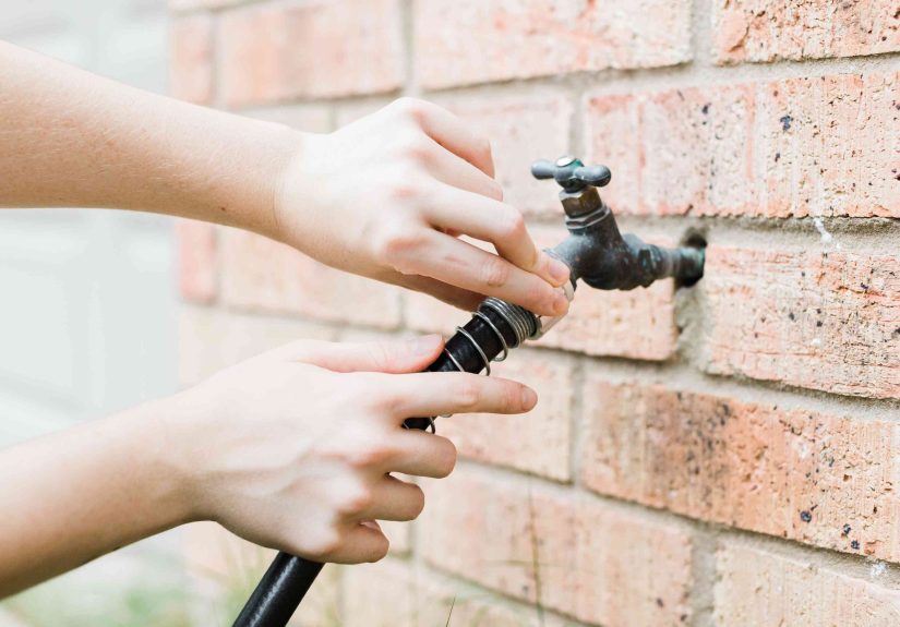 Plumbers Always Do This Before a Freezeand It Can Save You Thousands