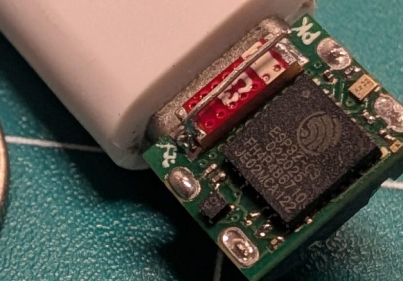 Possibly-Smallest ESP32 Board Uses Smallest-Footprint Parts