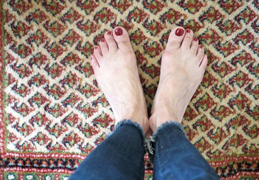 Why Do Feet Smell Like Vinegar? Plus Remedies and Prevention