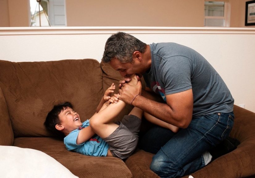 How to Give Your Son a Zerbert or Raspberry: 8 Steps
