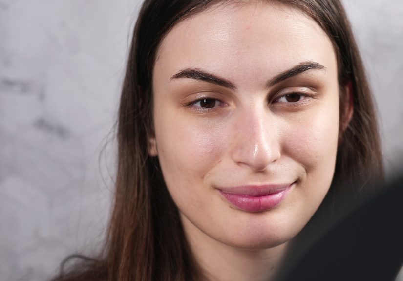How to Make Your Eyebrow Hairs Straight Instead of Curly: 12 Steps