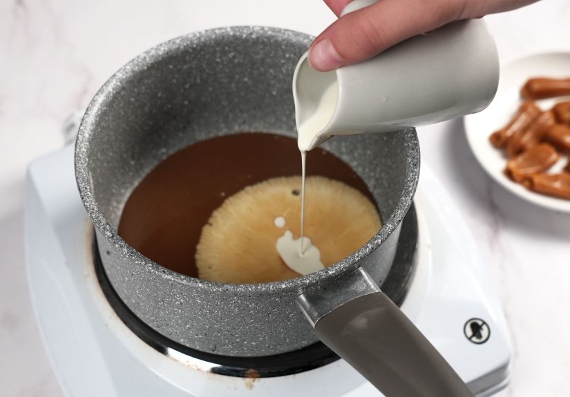 How to Thicken Caramel Sauce: 3 Easy Methods