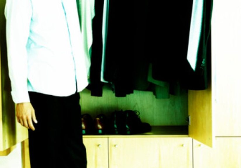 What Is the Minimum Width for a Walk-In Closet?